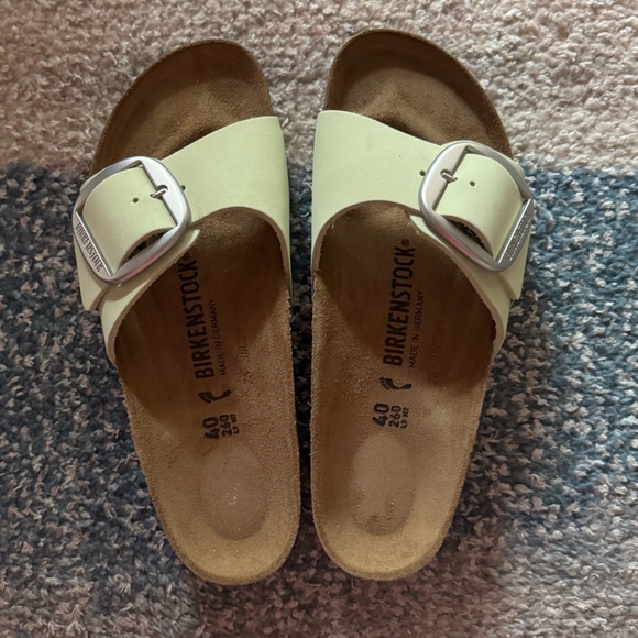 NEW Birkenstock Madrid Bog Buckle Slide Sandal in Green Fade Lime - Picture 3 of 4